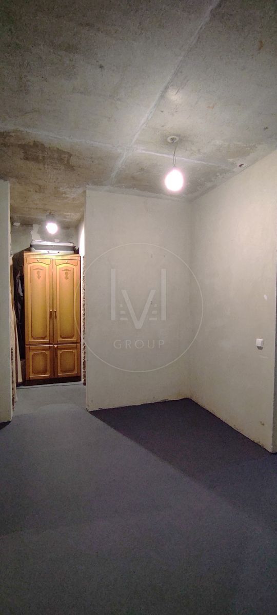 Драгоманова вул., 40ж