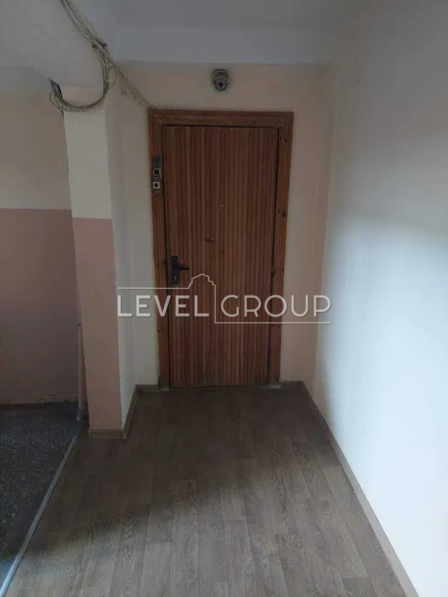 Оболонський просп., 5
