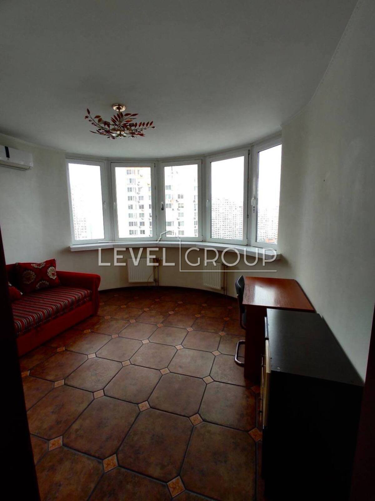 Elizabeth Chavdar St., 11