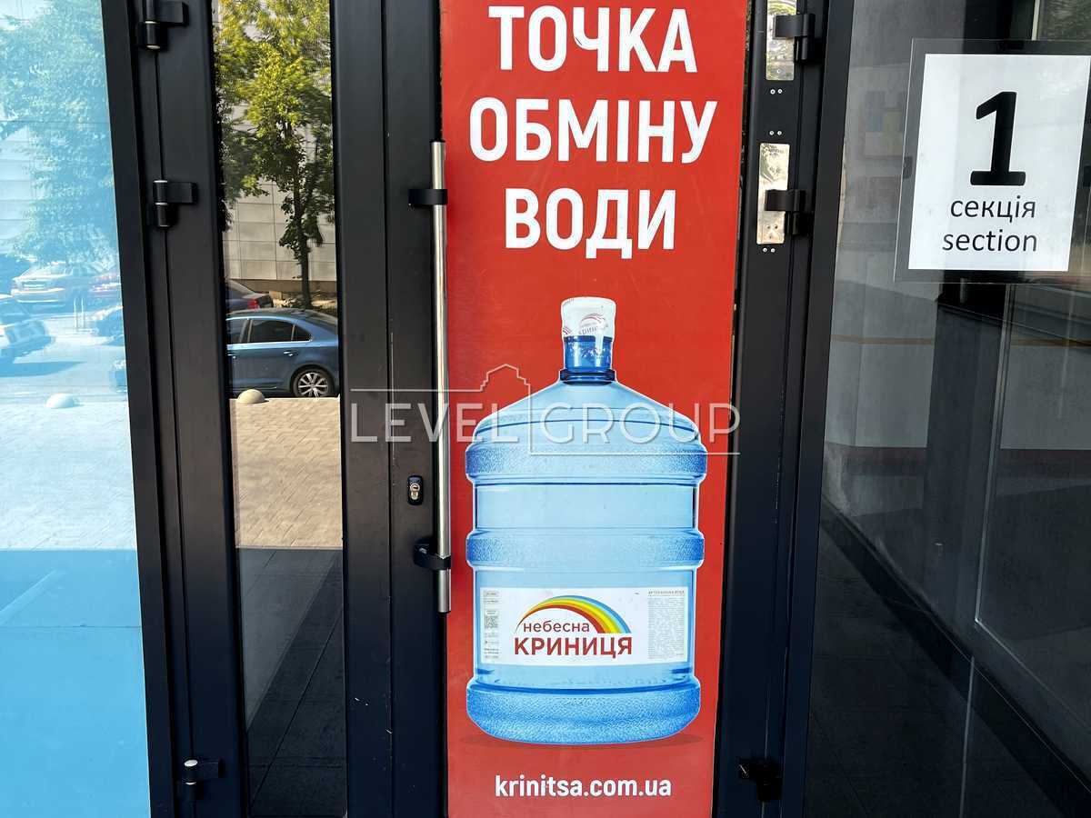 Машинобудівна вул., 41