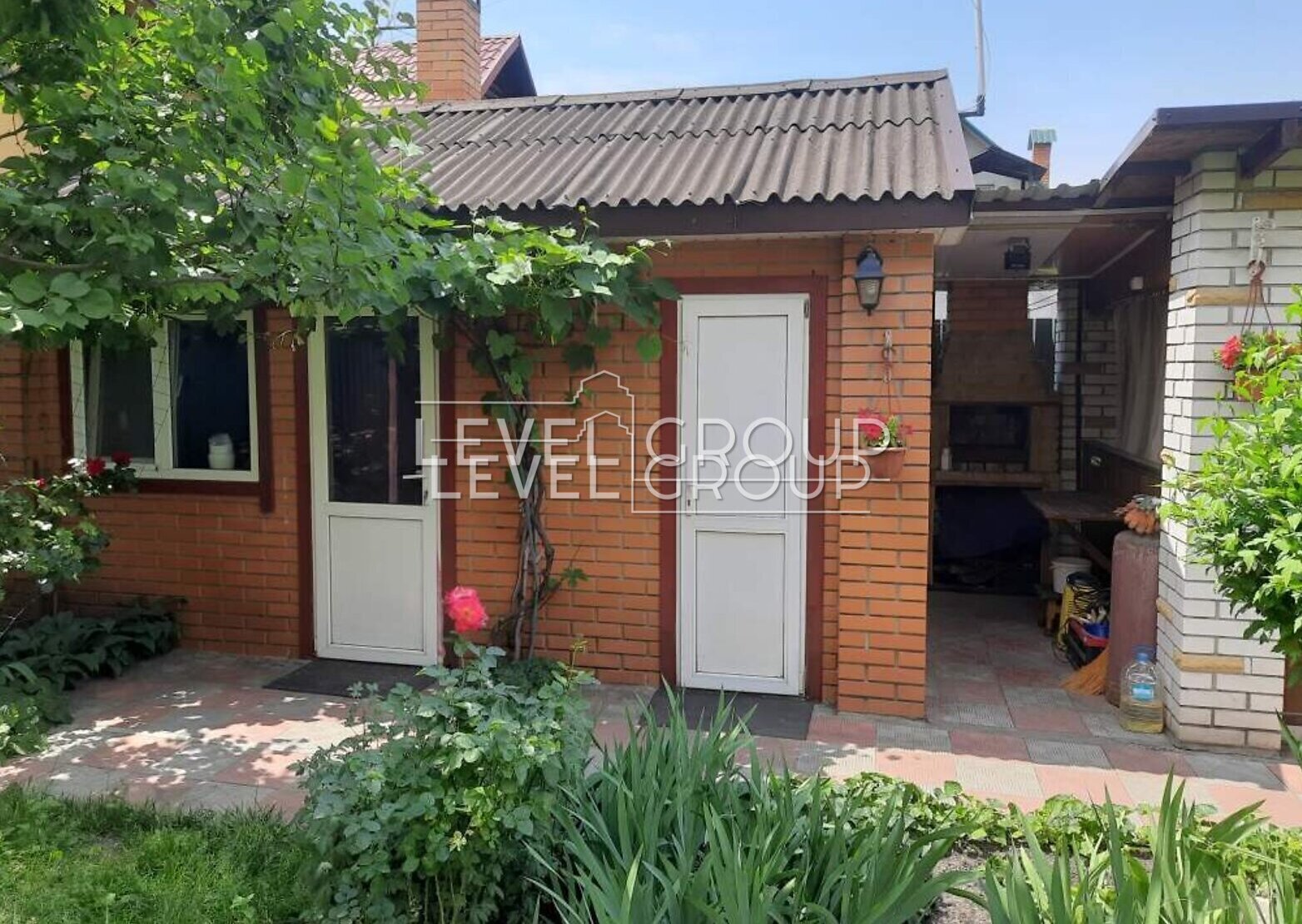 Zoryana St., 1