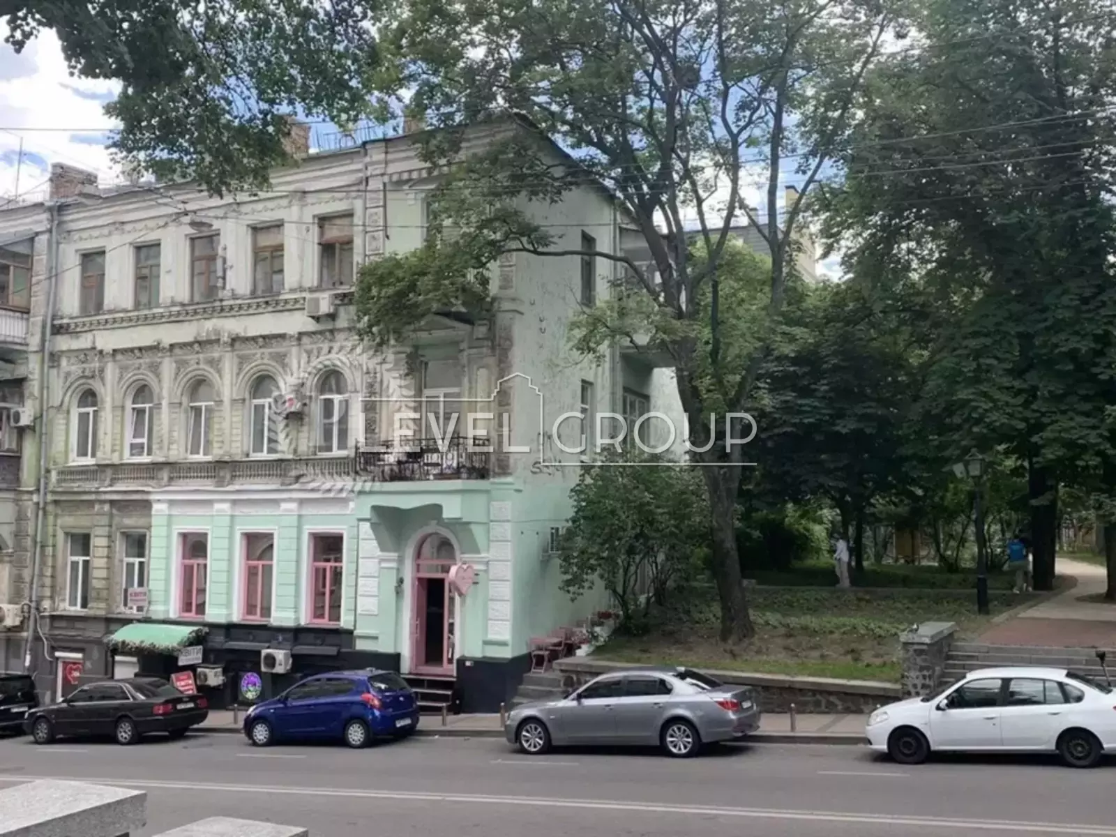 Михайлівська пл., 21