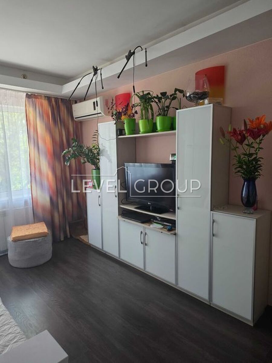 Европейського Союзу просп. (Правди), 80б