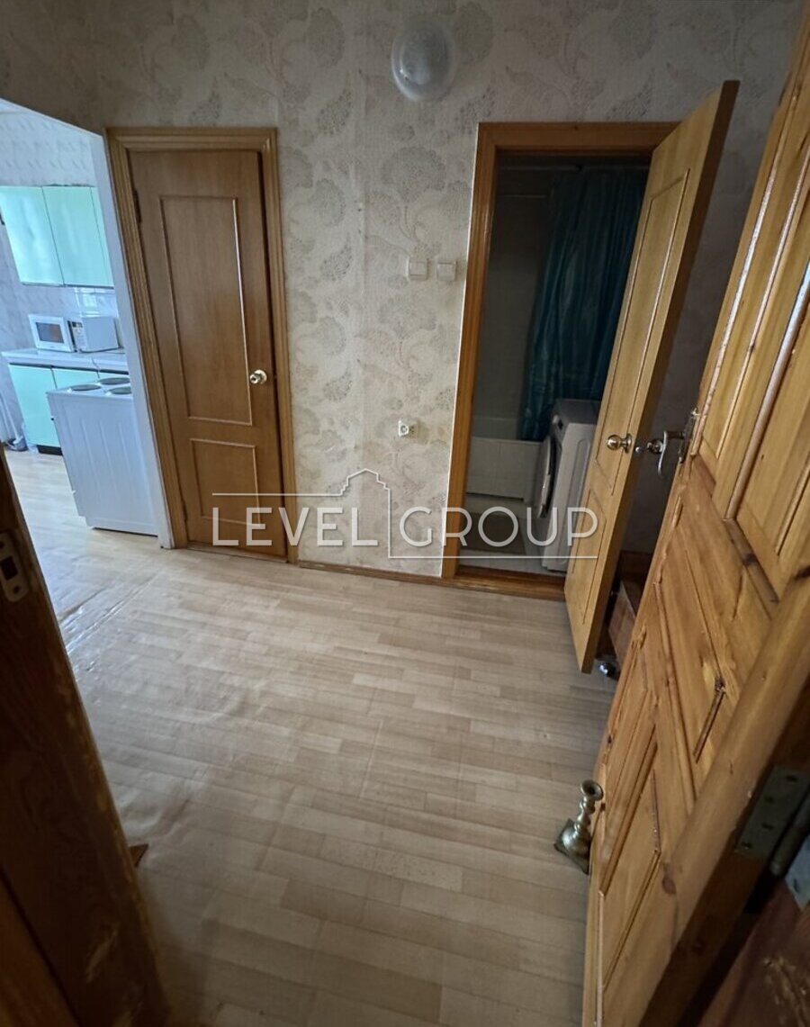 Honore de Balzac St., 24