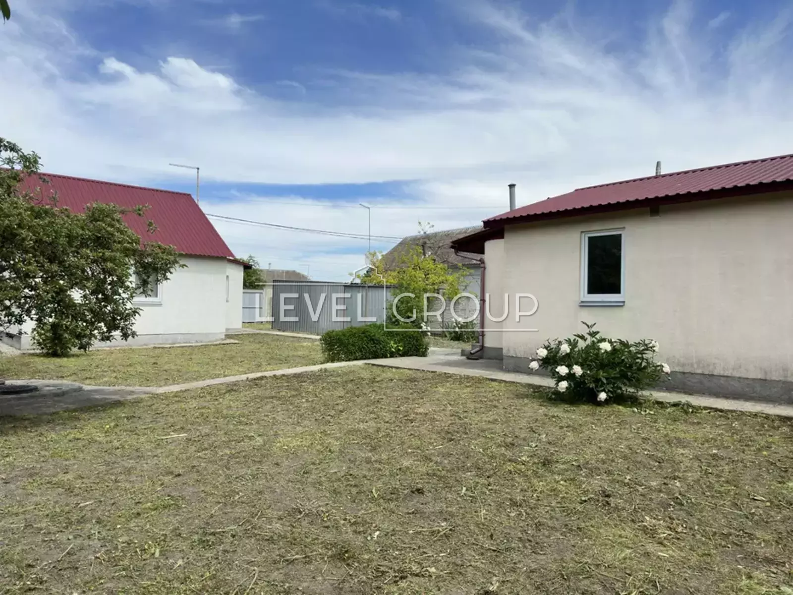 M. Karpenko St. (Kosiora), 4