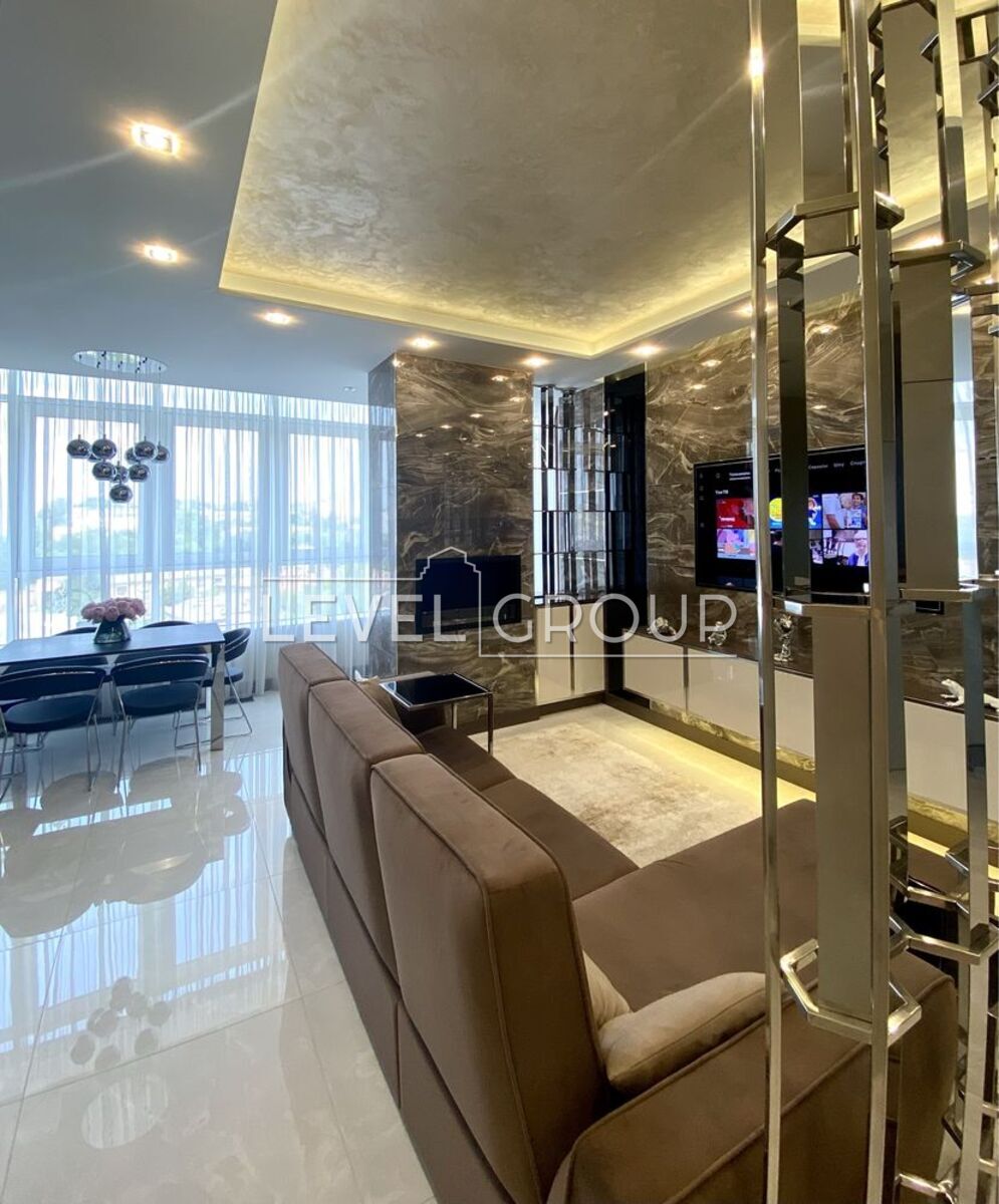 Lesia Ukrainka Blvd., 7v