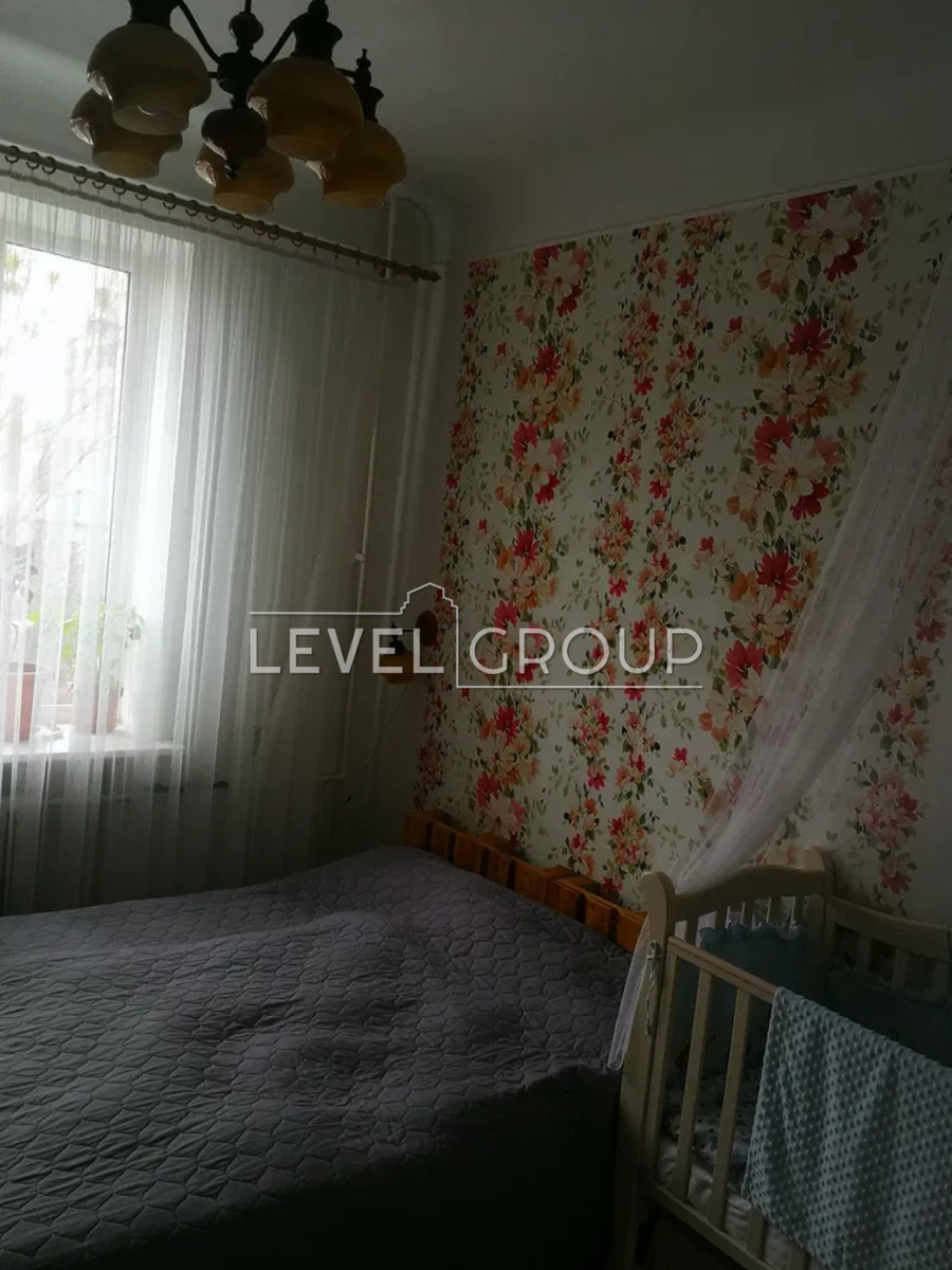 name_en
