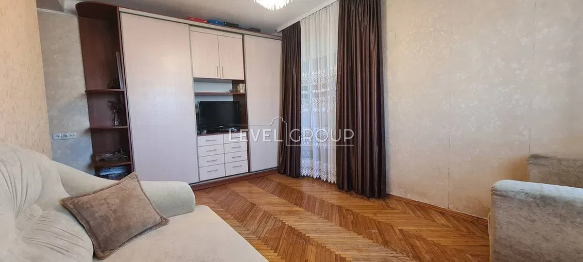 Олександра Архипенка вул. (Мате Залки), 4
