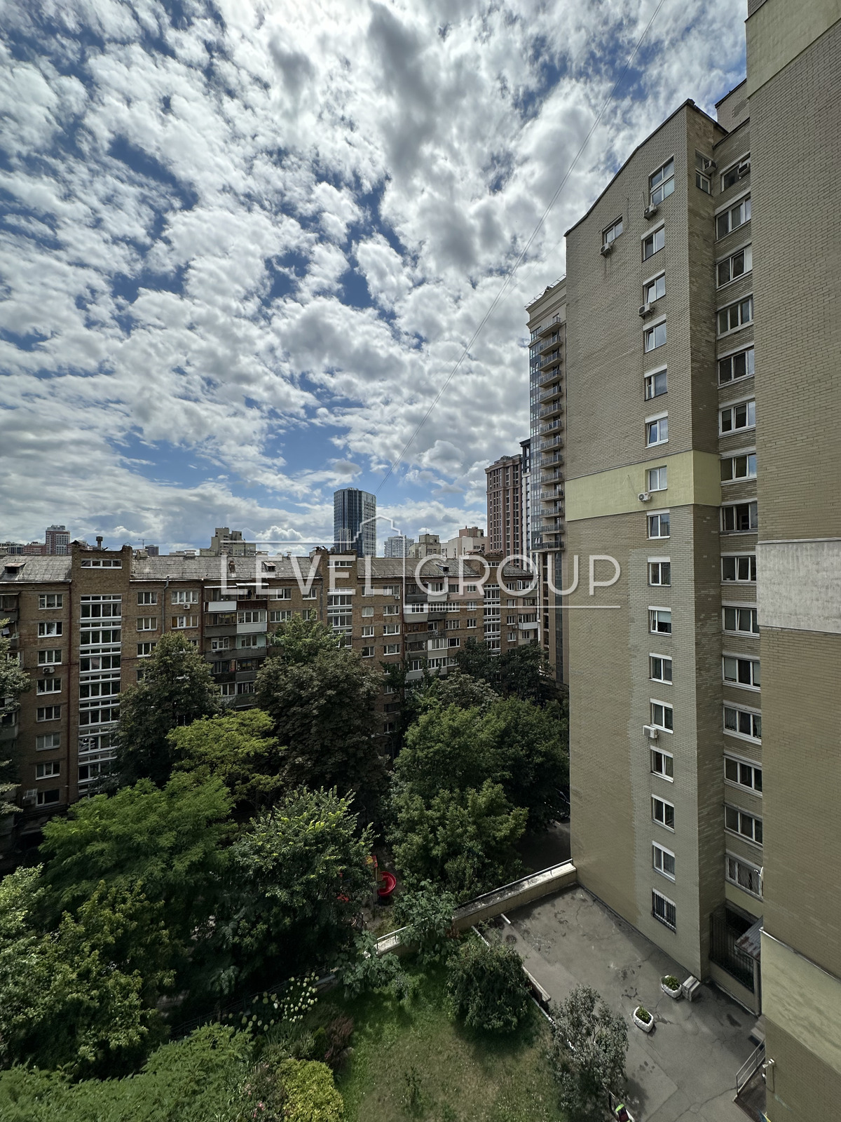 Антоновича вул. (Горького), 103А
