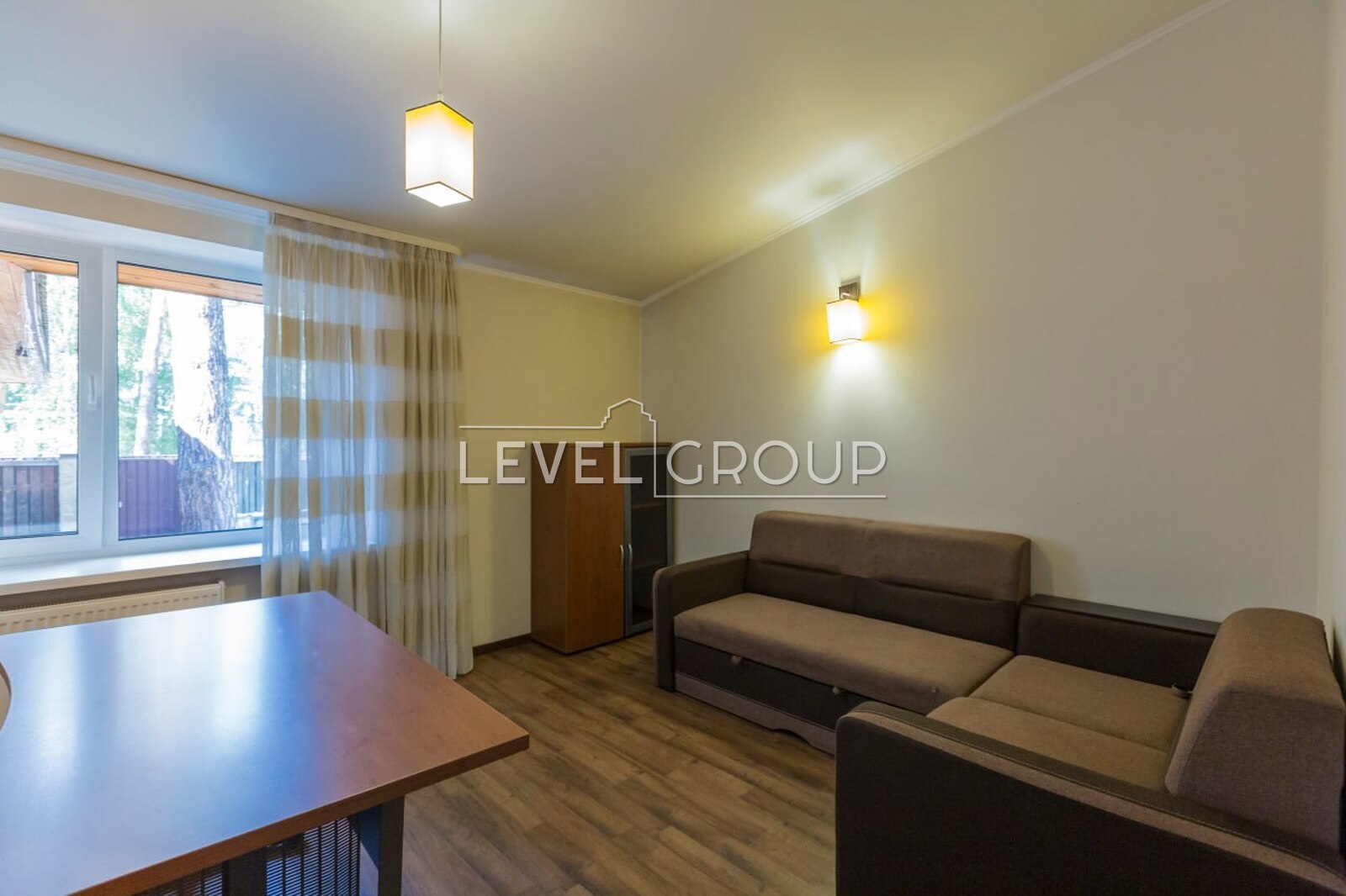 Lisova, 20
