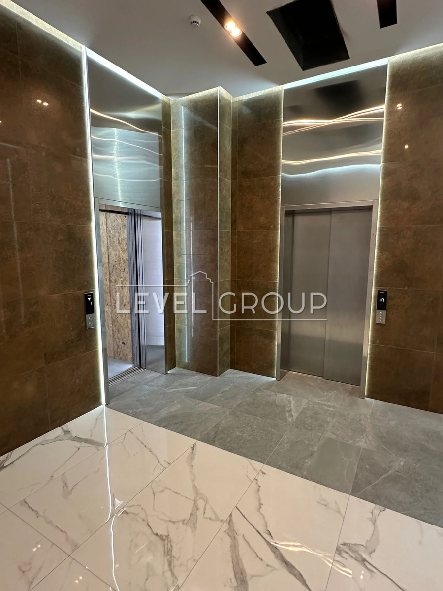 name_en
