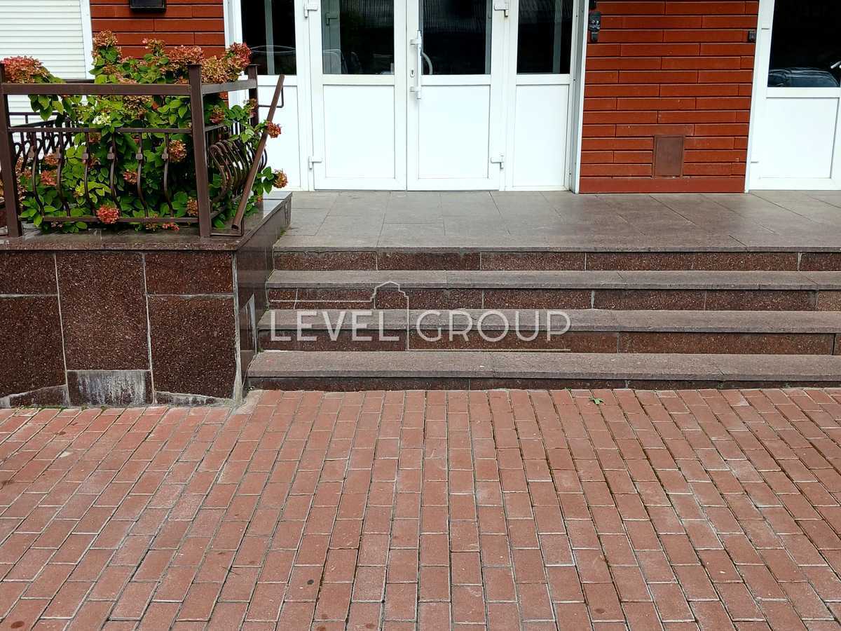 Antonovycha St. (Gorkogo), 1B