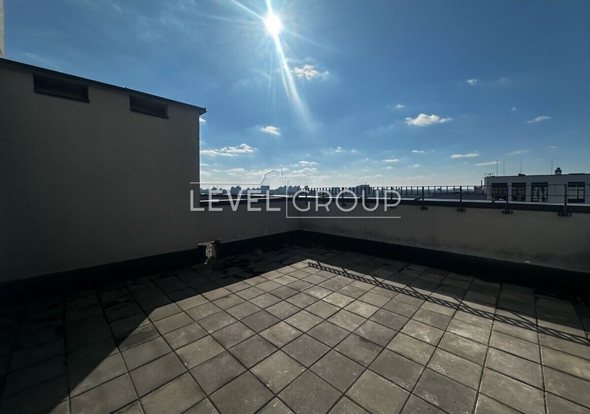name_en