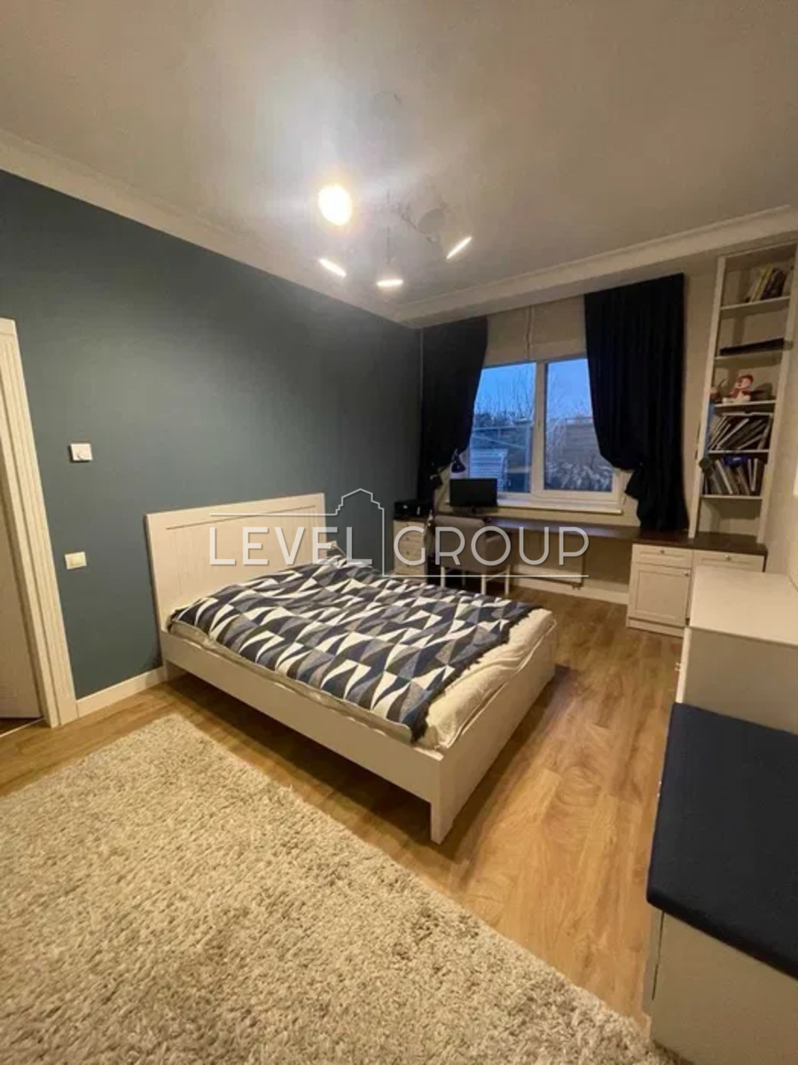 Академіка Кащенка вул., 10