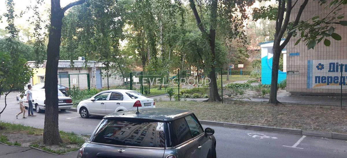 Лукянівська вул., 11