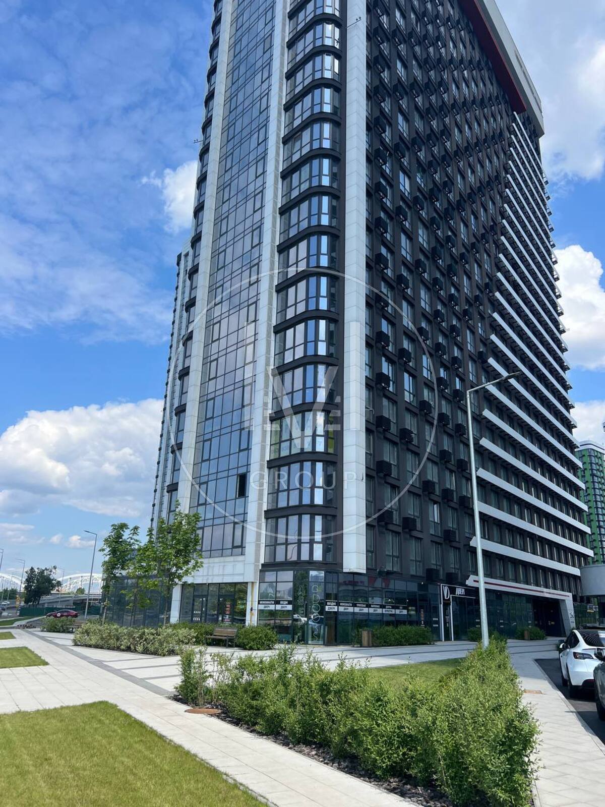 Dniprovska naberezhna, 15e