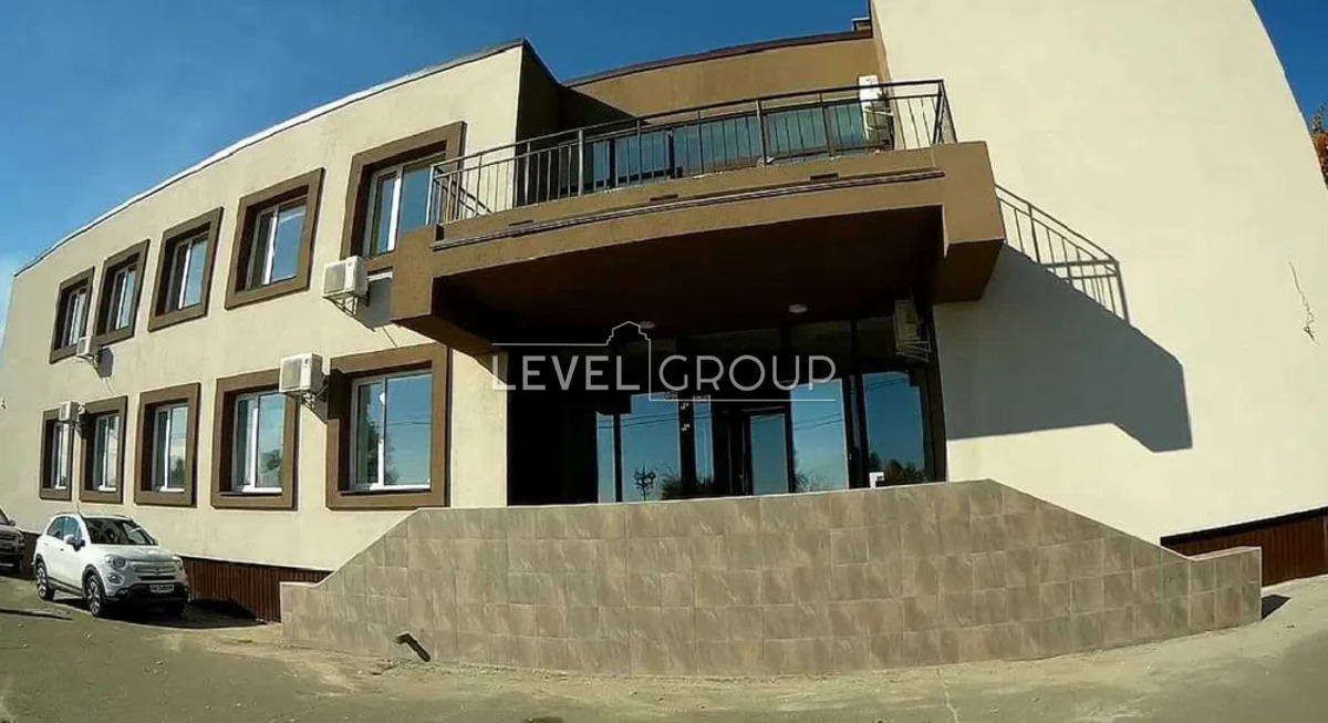 Прирічна вул.