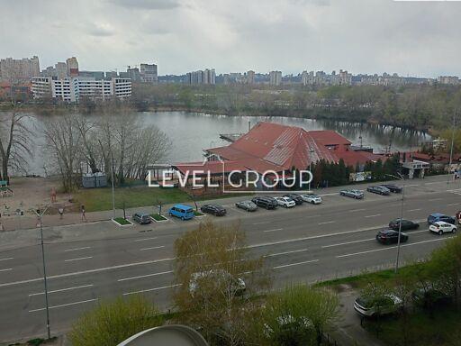 name_en
