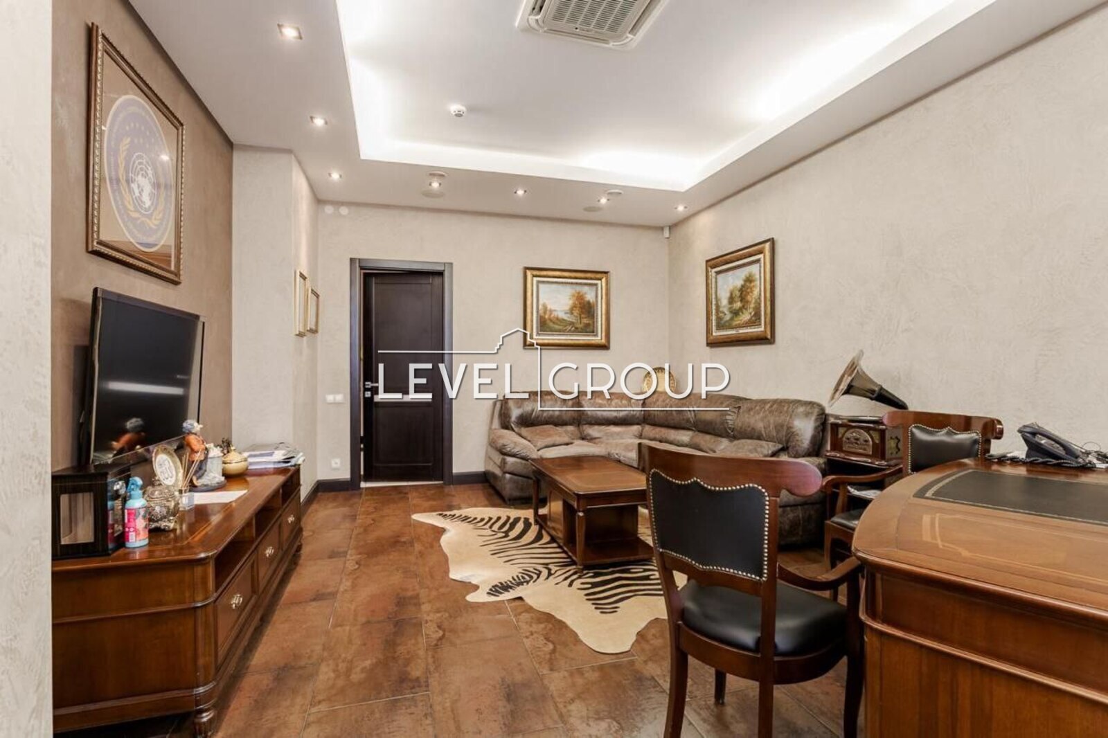 Valery Lobanovsky Ave. (Chervonozoryany), 4B