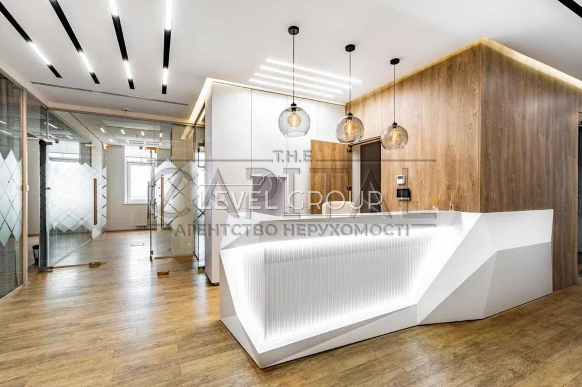 Михайла Грушевського вул., 9