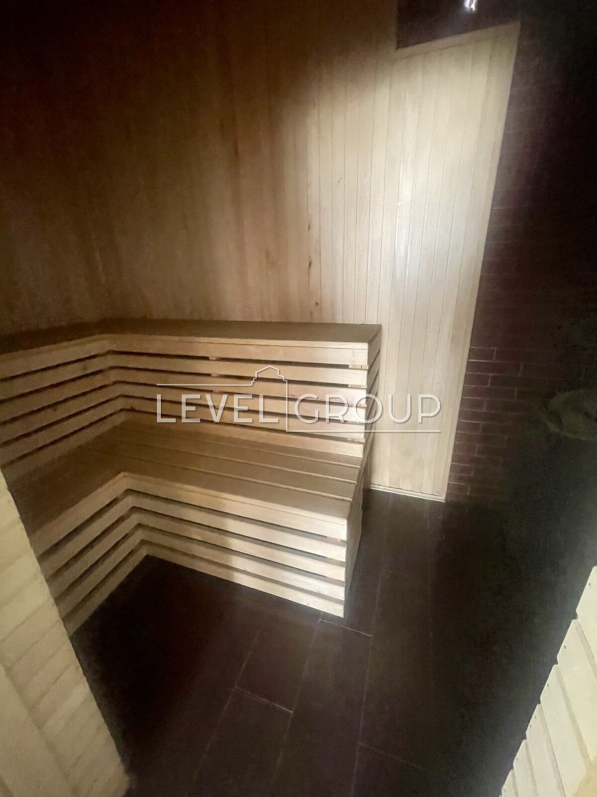 name_en