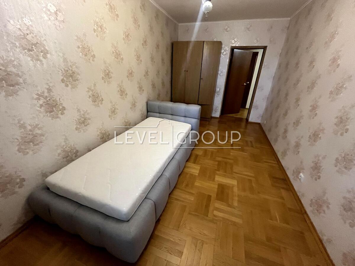 Sribnokilska St., 20