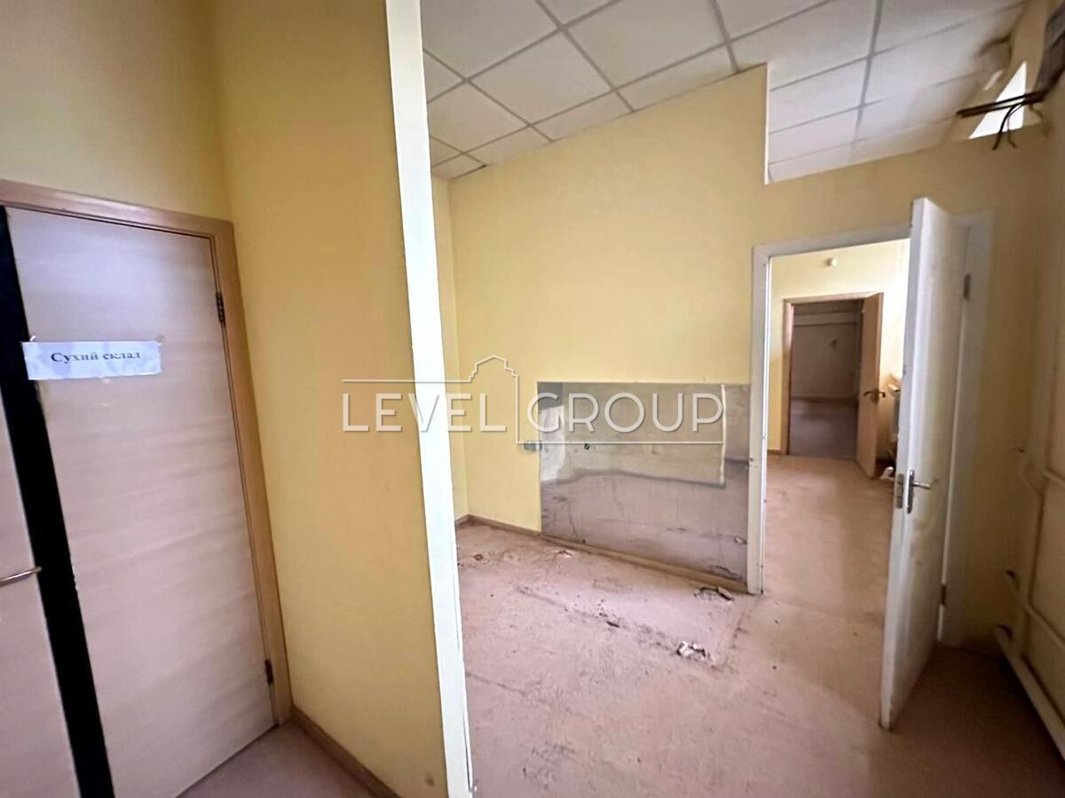 Петра Сагайдачного вул., 36