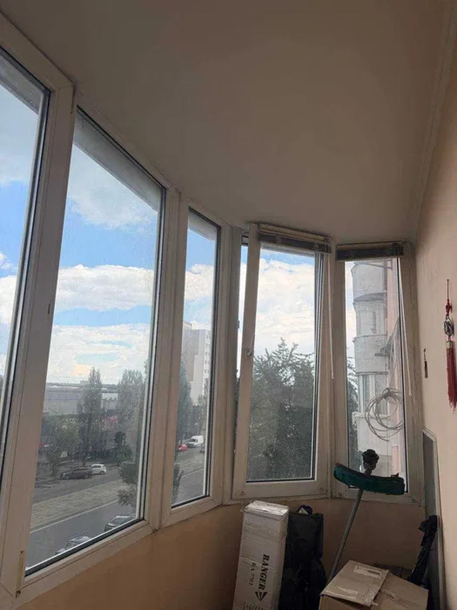 Бориспільська вул., 6