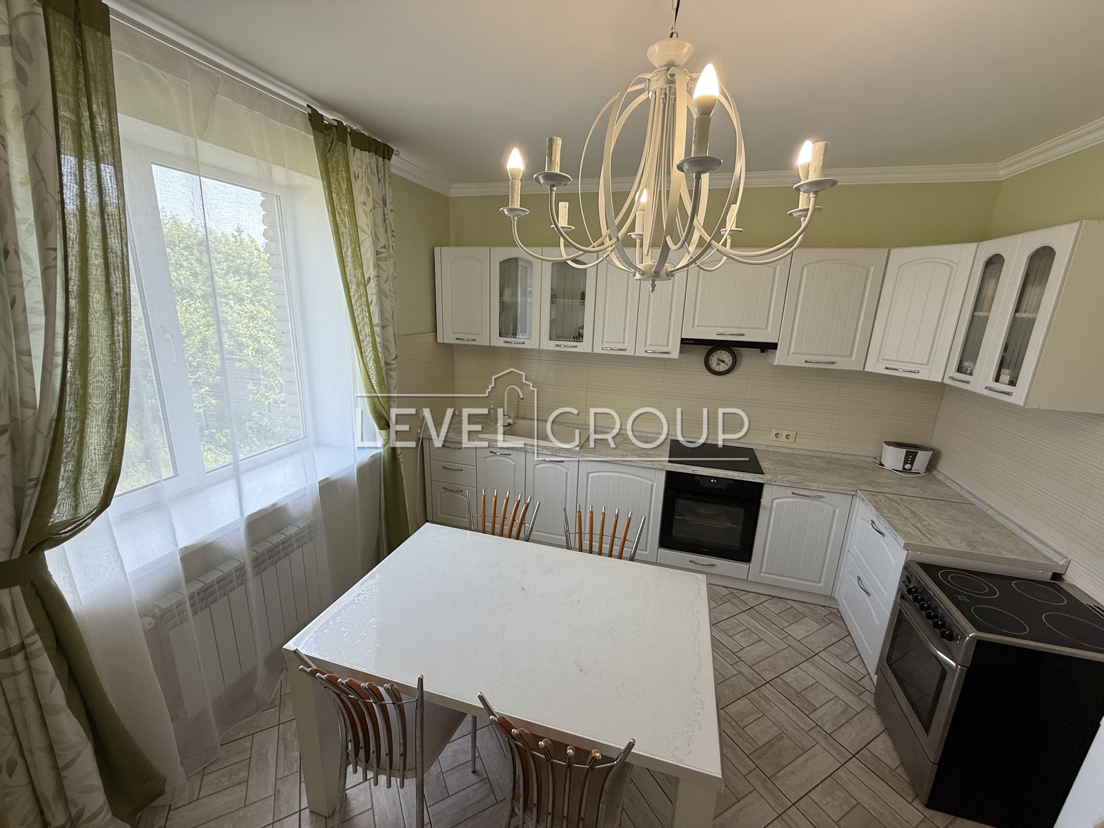 Миколаївська, 37