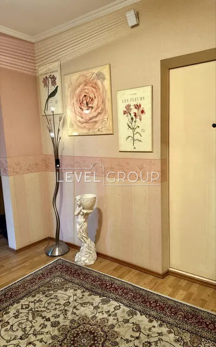 Бориса Гмирі вул., 1а