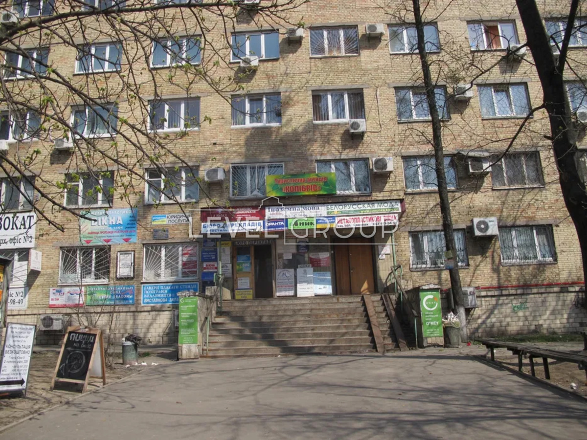 Гната Юри вул., 9