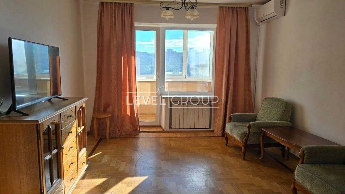 Архітектора Вербицького вул., 8