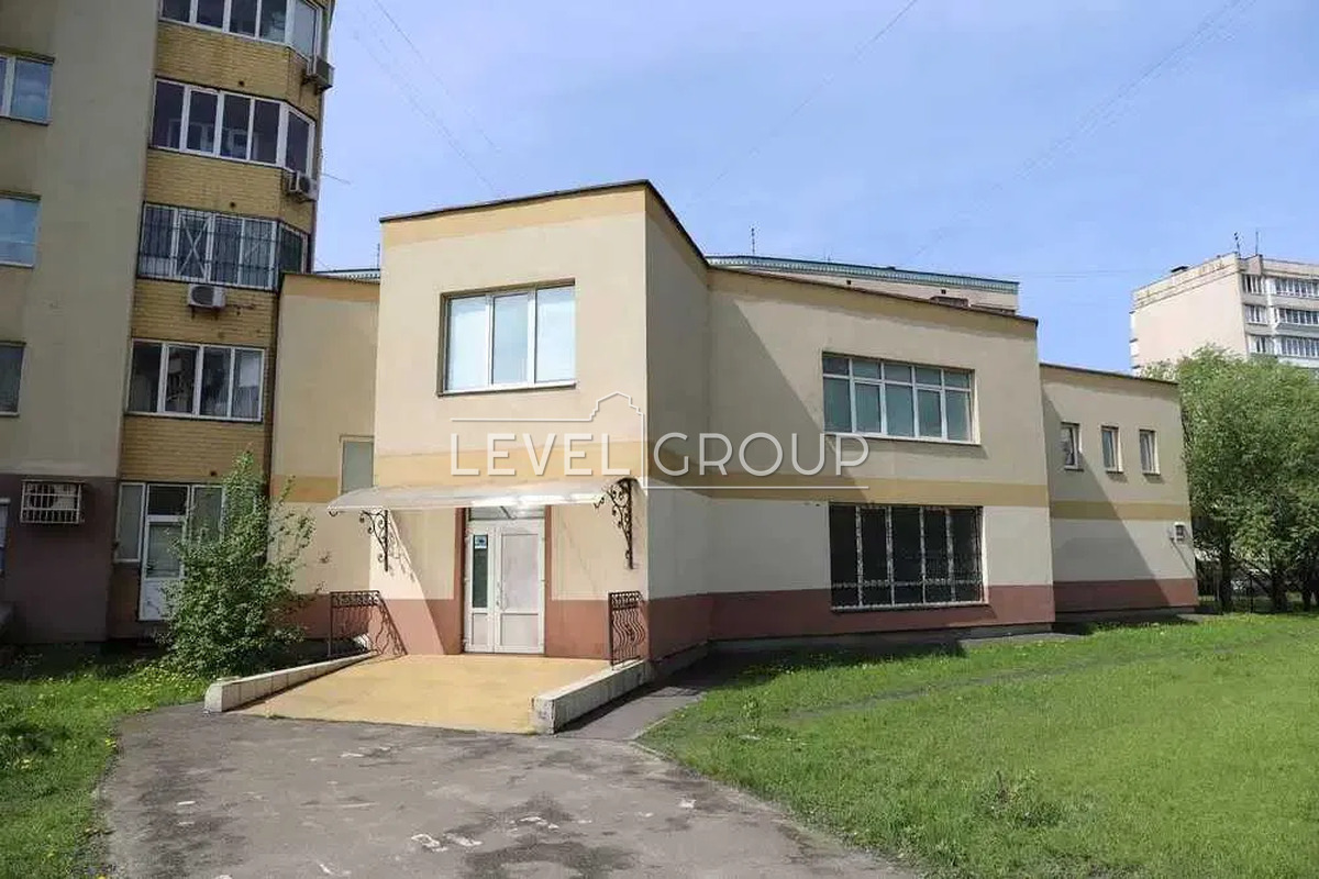 Тростянецька вул., 49