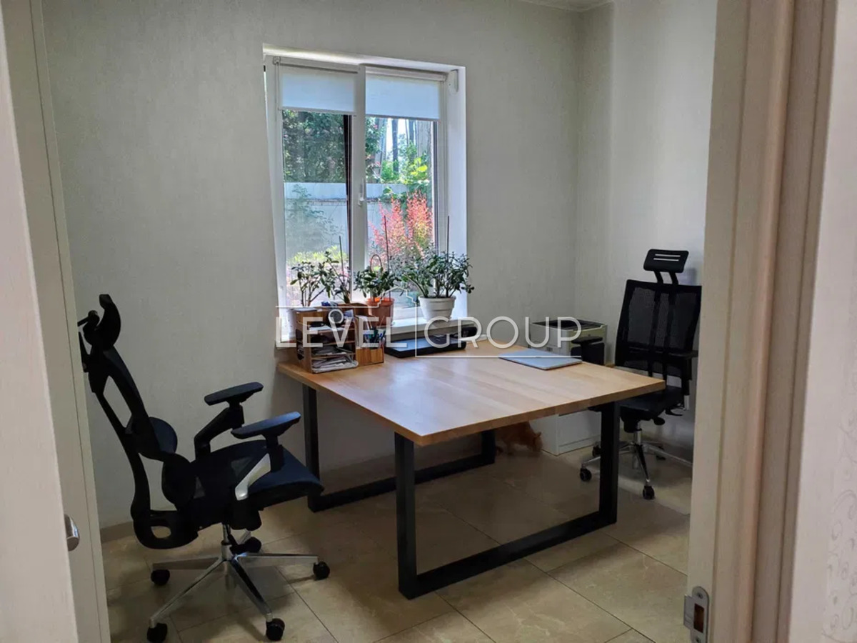 Revolutions Lane, 2m