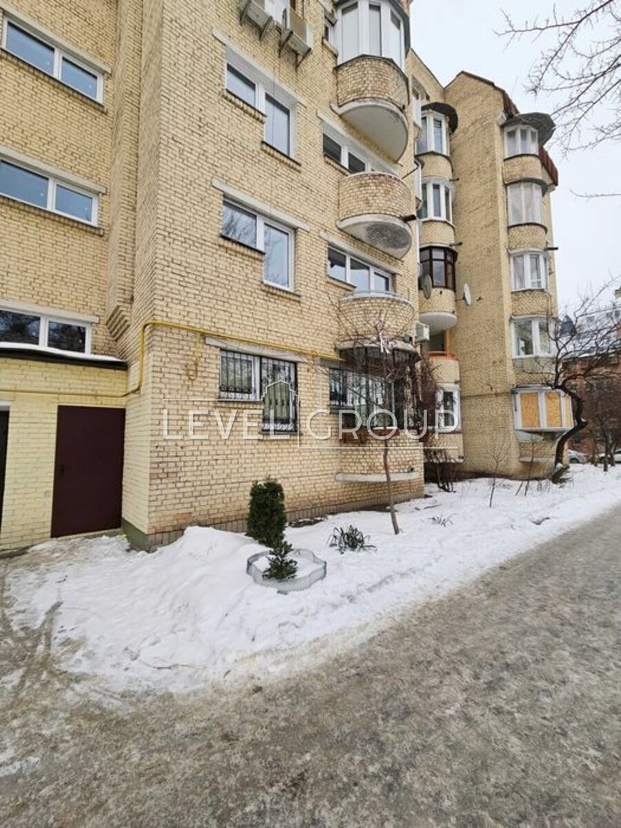 Григорія Сковороди вул., 11