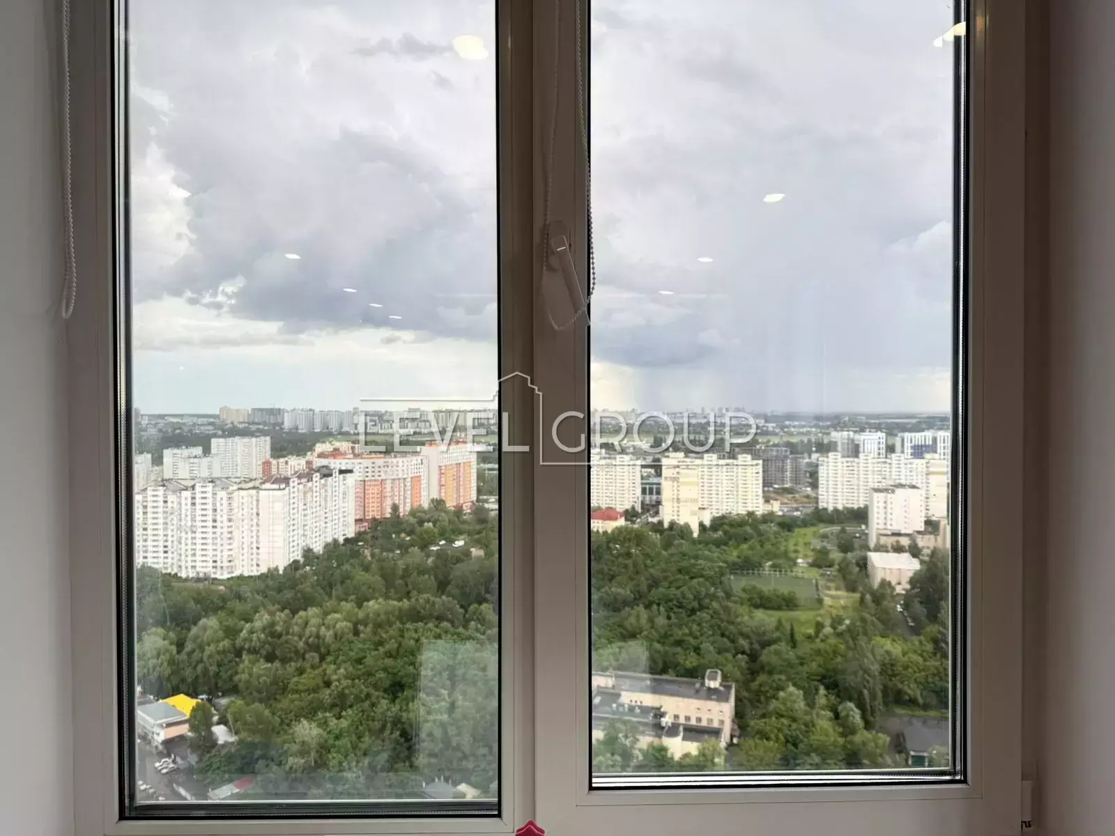Valery Lobanovsky Ave. (Chervonozoryany), 4g
