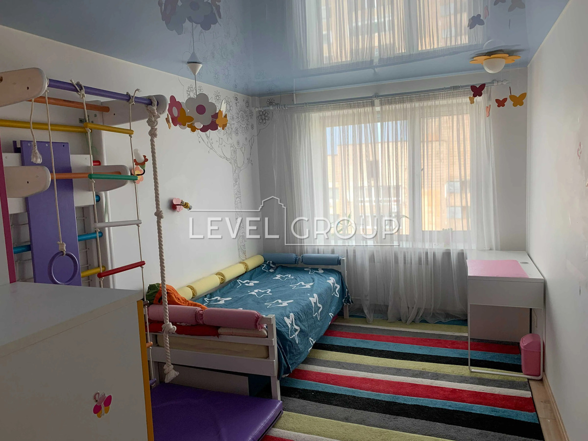 name_en