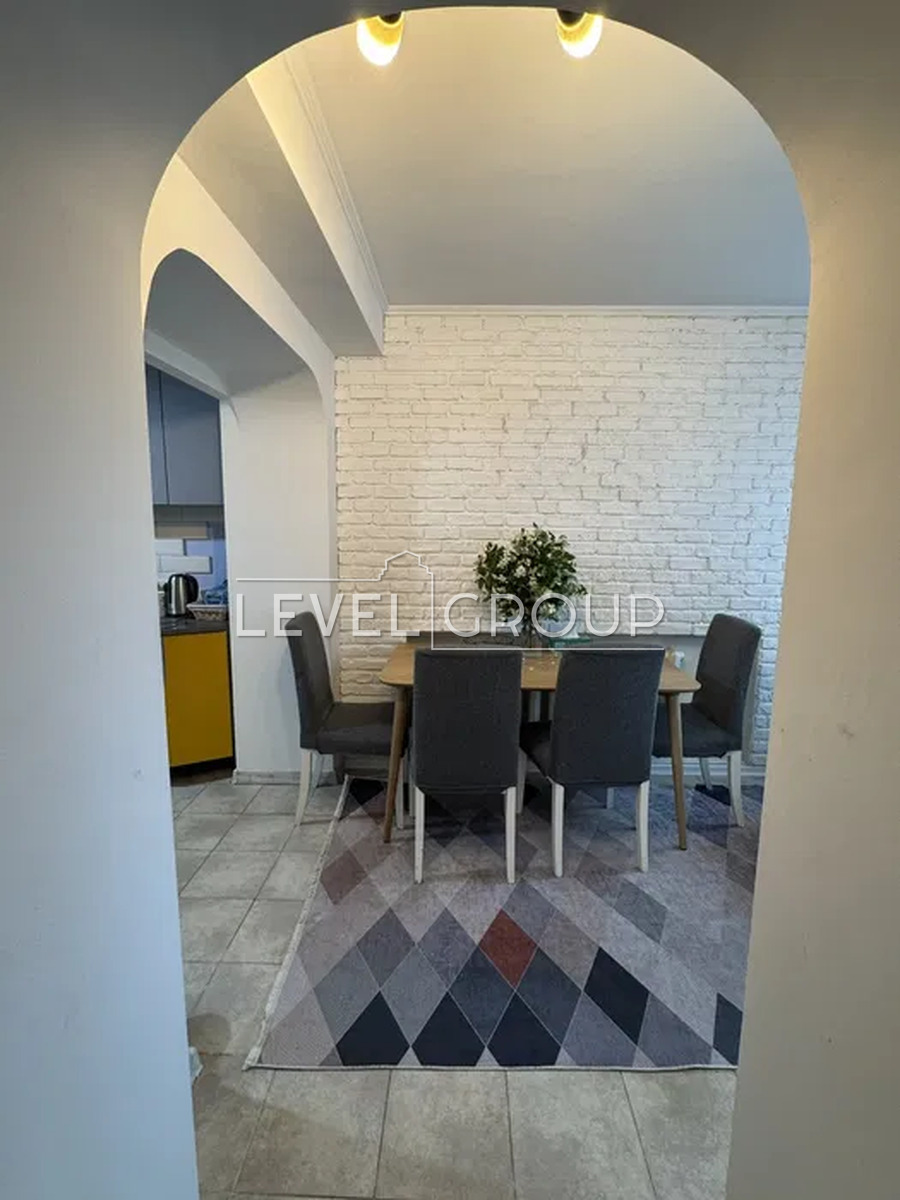 Obolonska St., 47