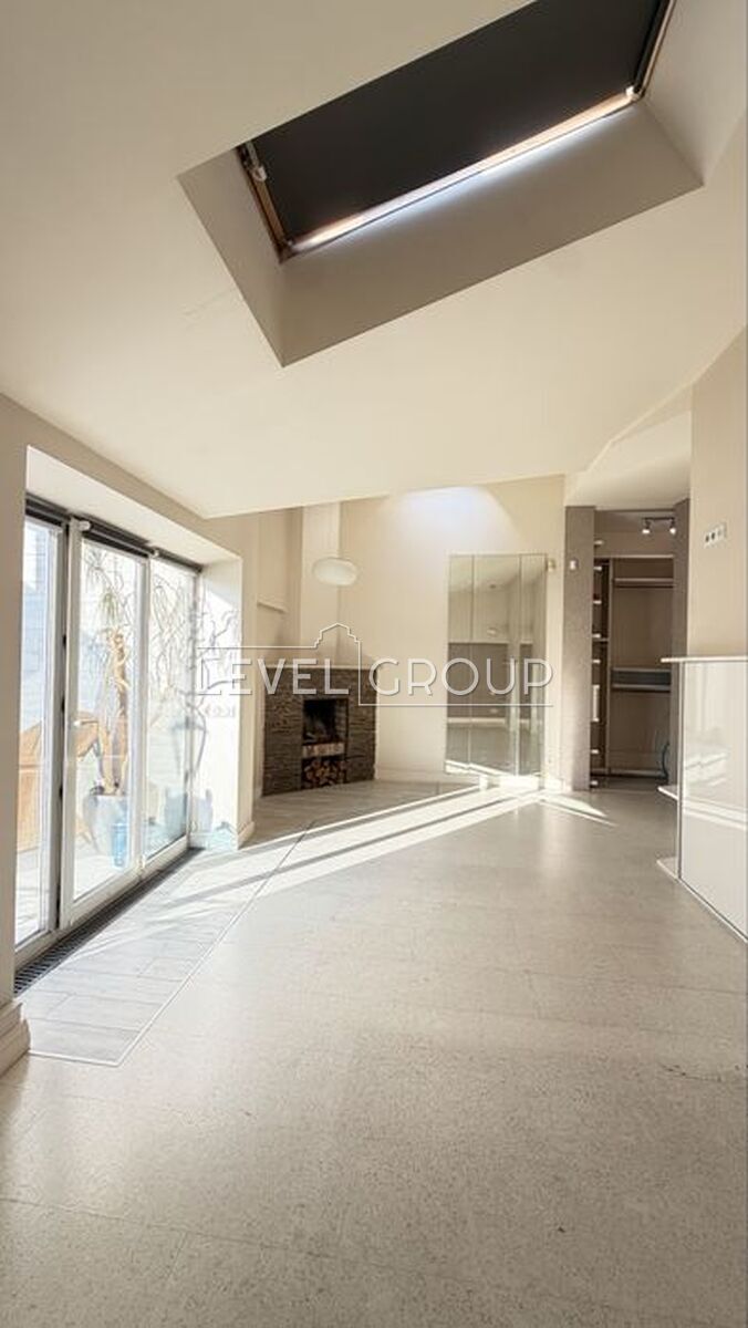Yaroslaviv Val St., 21A