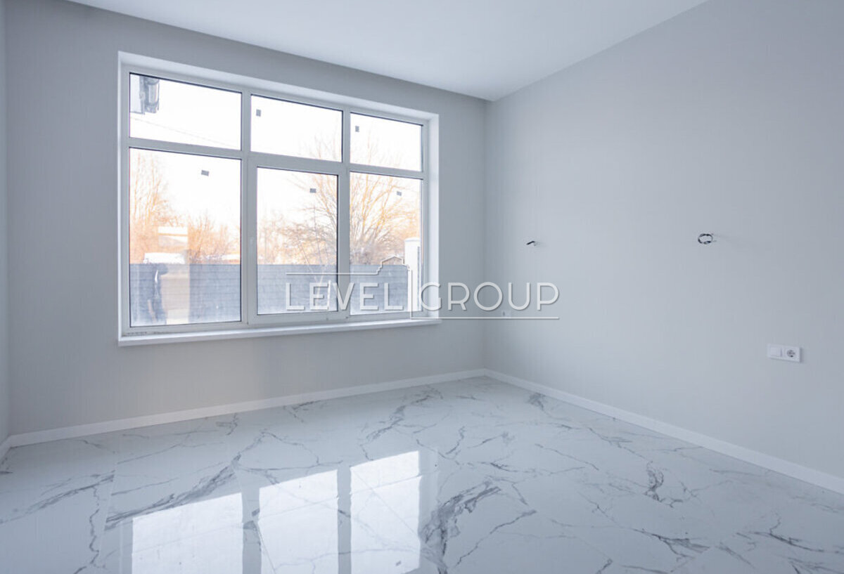 Prydniprovska St. (Zoryana St.)