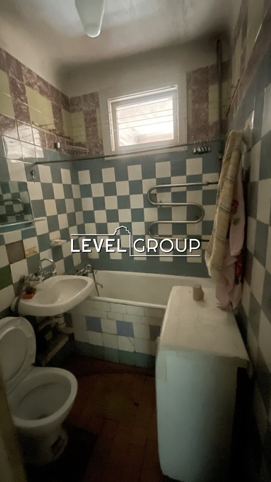 name_en