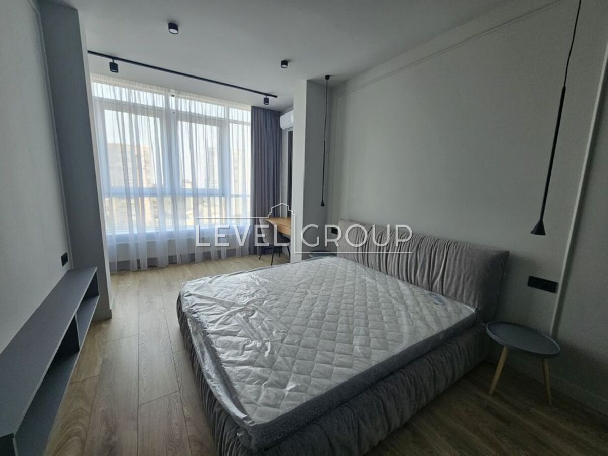 Lesia Ukrainka Blvd., 7v