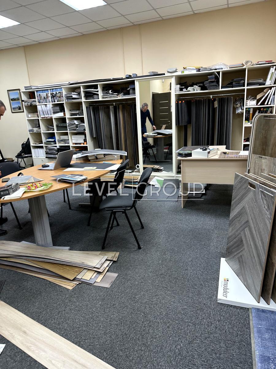 Анни Ахматової вул., 35а