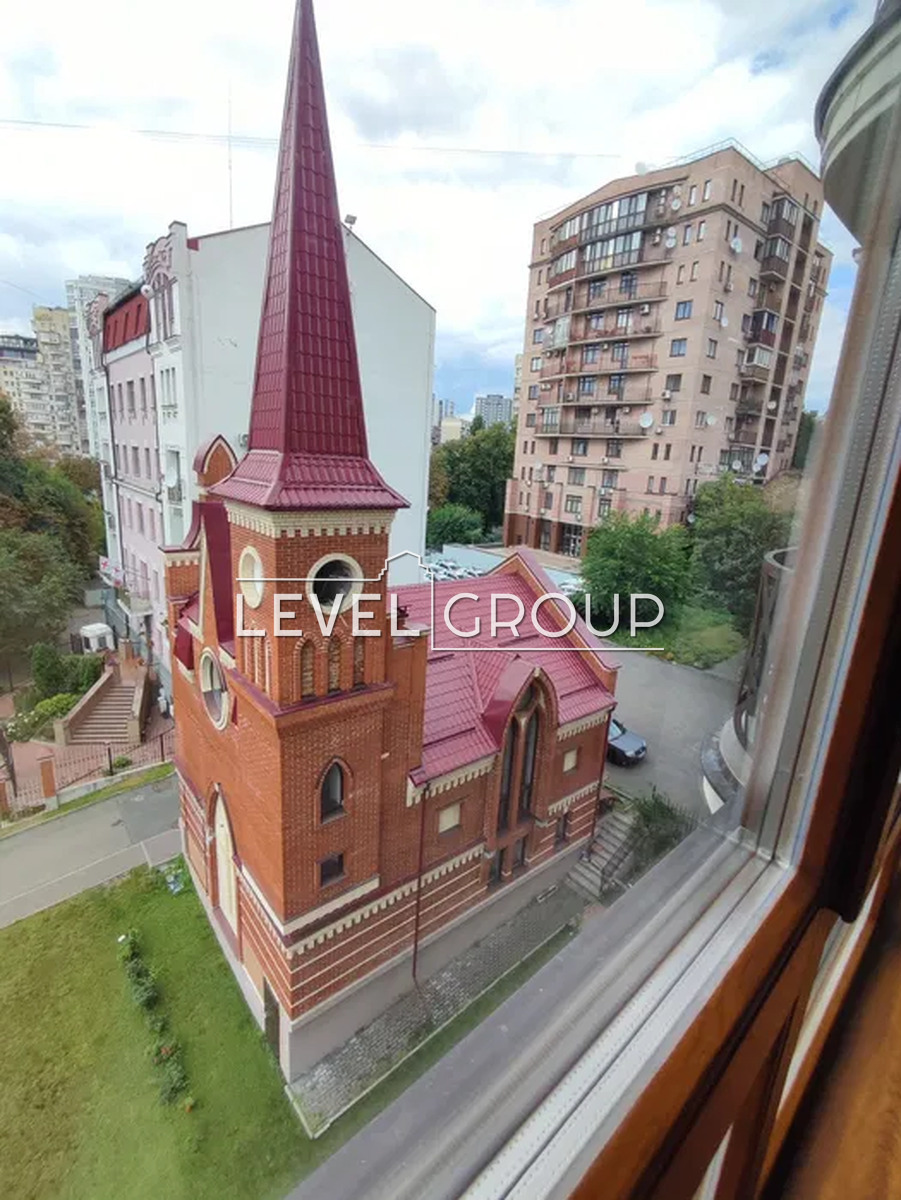 Олександра Кониського вул. (Тургенєвська), 22а