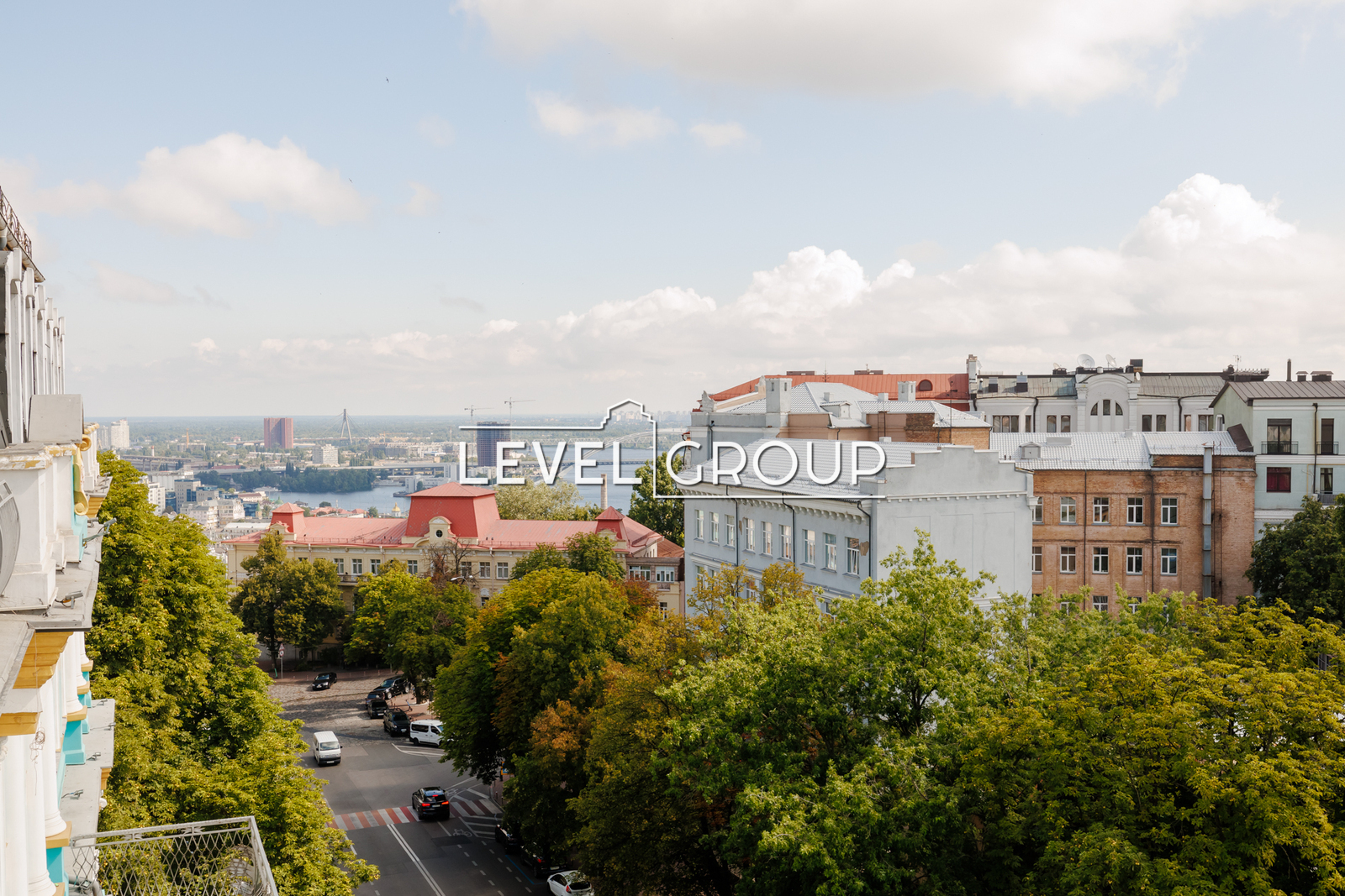 Volodymyrska St., 4