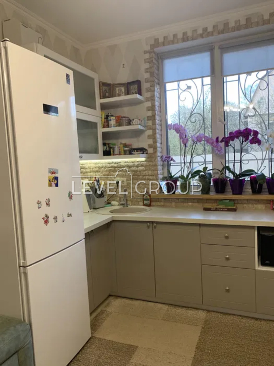 1 лінія вул., 909