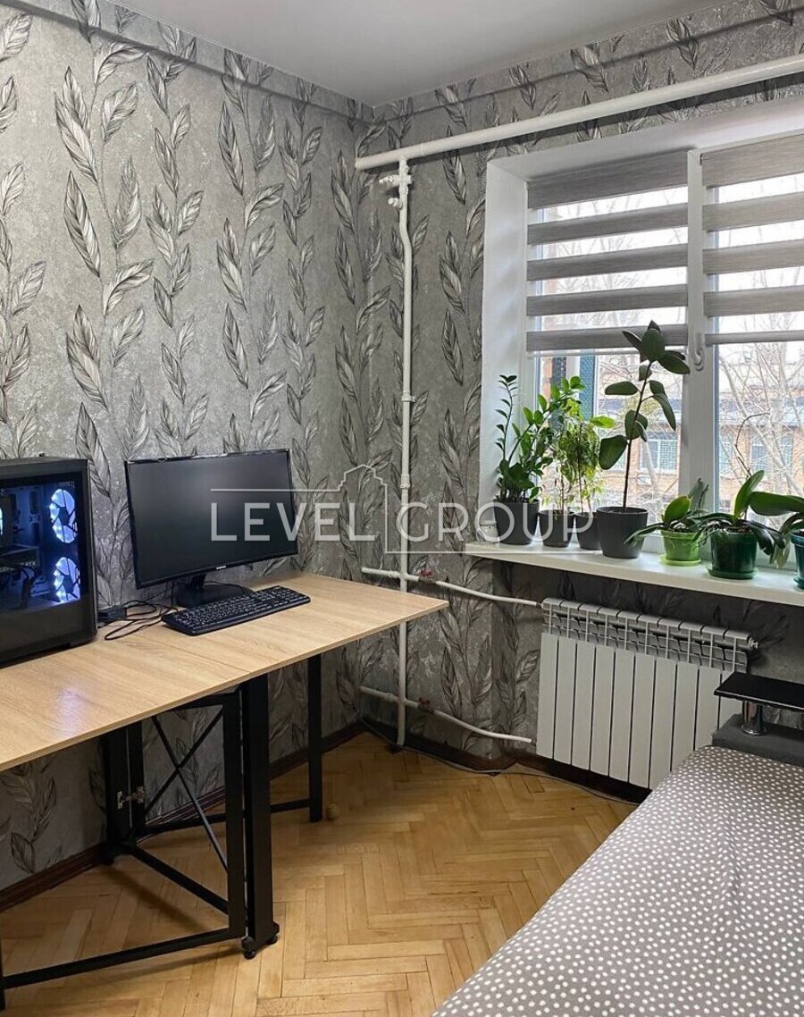 Метробудівська вул., 6