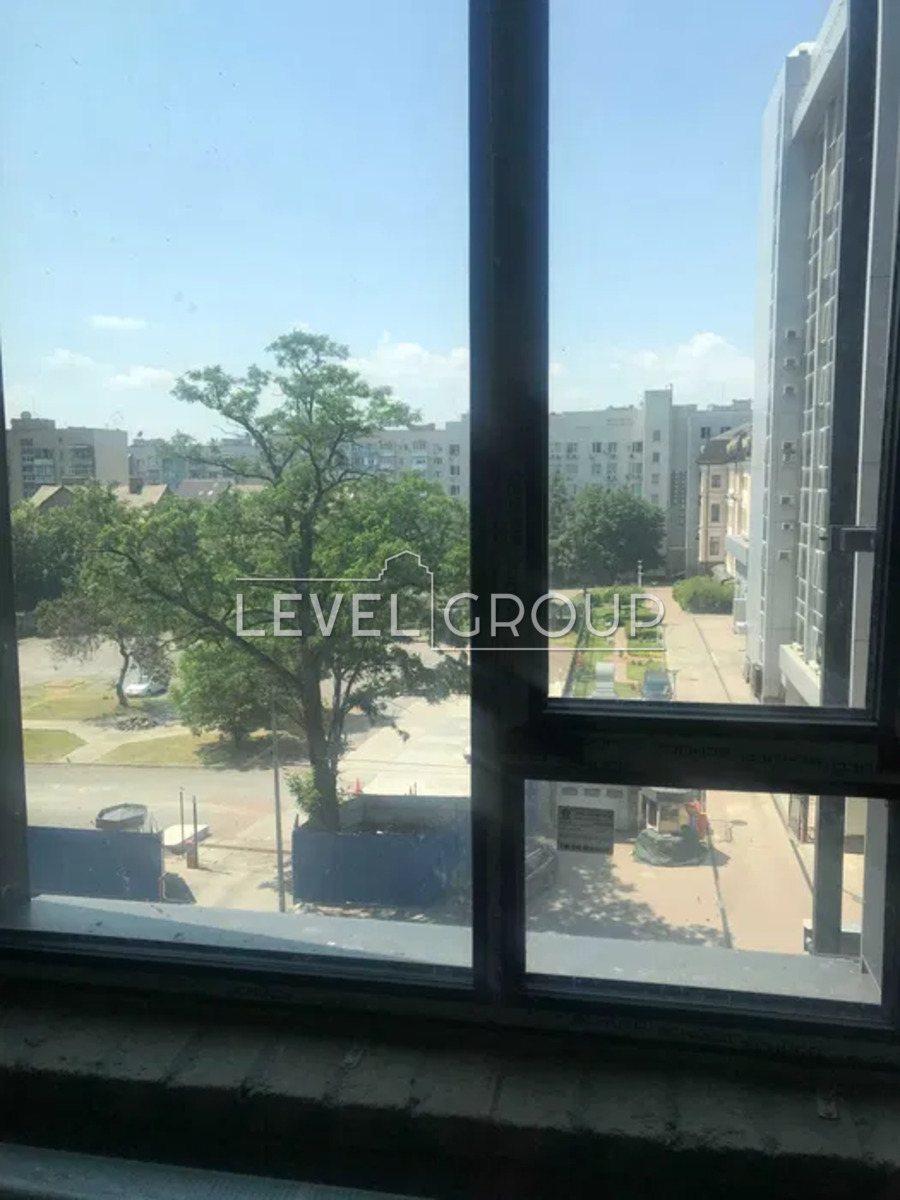 Василя Тютюнника вул. (Анрі Барбюса), 39
