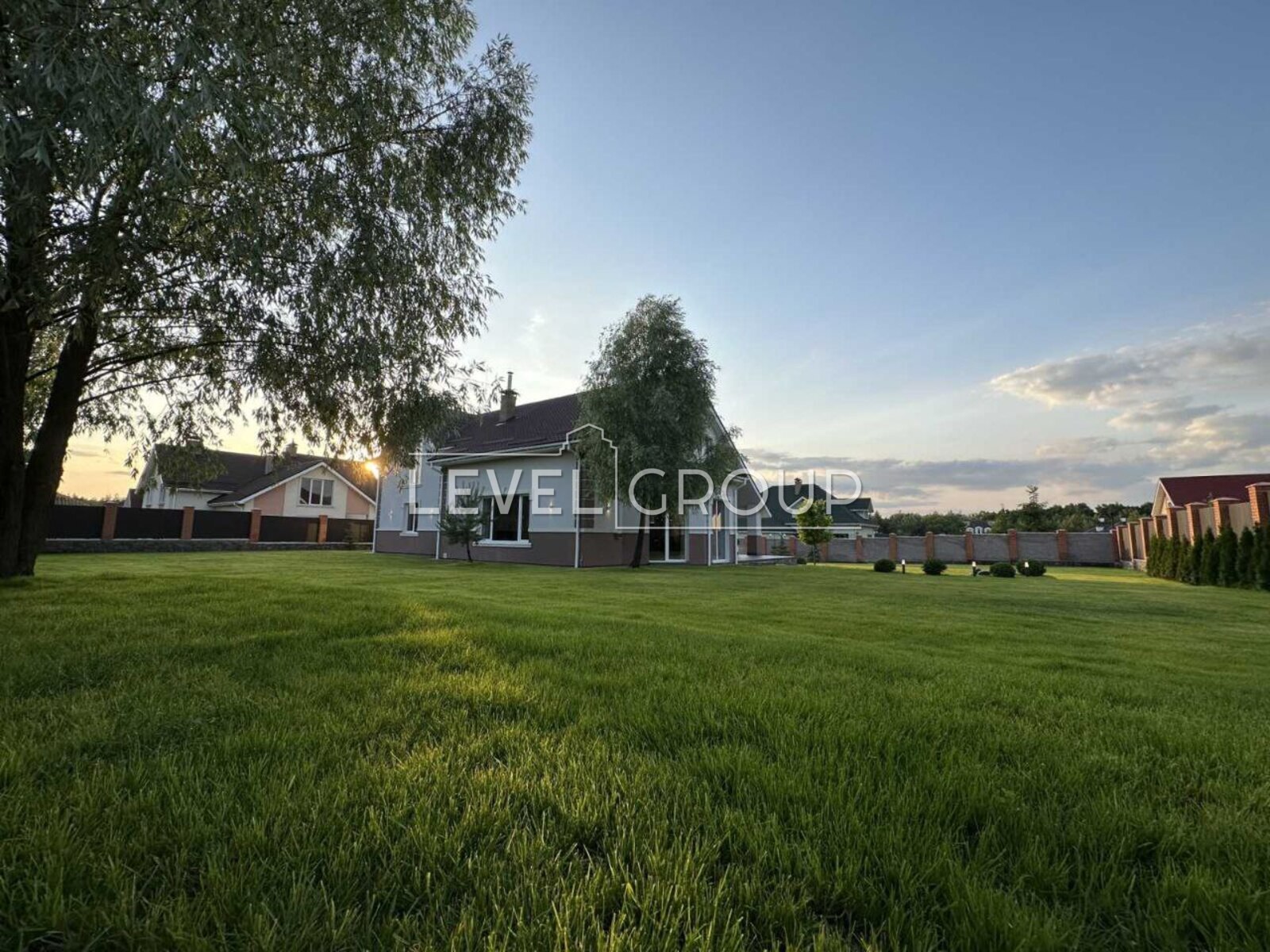 Узліссівська, 10