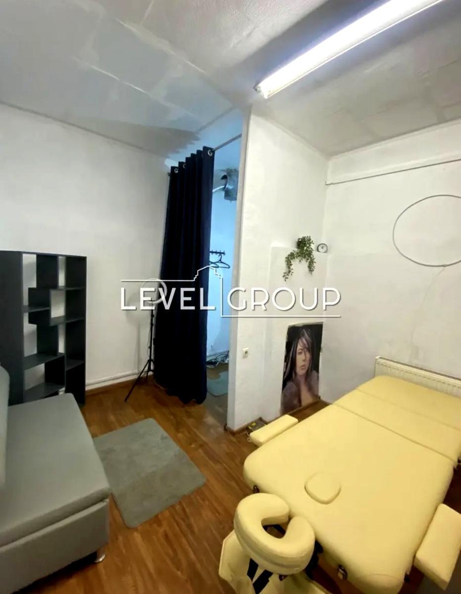 Volodymyr Ivasyuk Ave. (Heroes of Stalingrad), 65